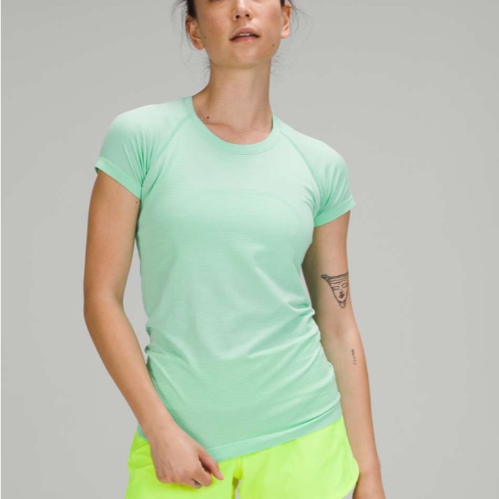 Lululemon Athletica Green Fitted Short Sleeve T-Shirt 4 swiftly tech